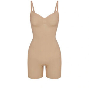 New! Skims seamless sculpt mid thigh shapewear bodysuit nwot 27245